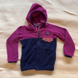 Girls Patagonia Fleece Jacket in Magenta and Navy Size 4T